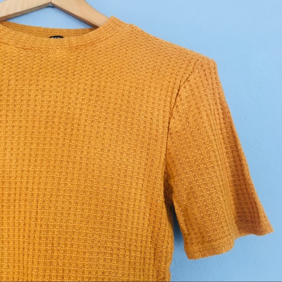 Forever 21, burnt orange crop top - Picture 2 of 4